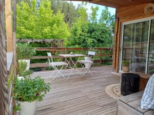 Maisons d'hotes Magnifique Cabanon avec jacuzzi et sauna : photos des chambres