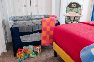 Walnut, 3BR Townhom Near Downtown, Beach and Wineries