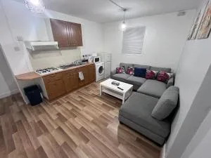 1 bedroom apartment - Longley