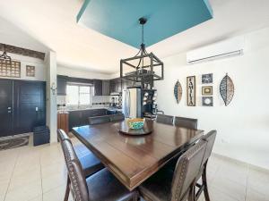 Modern 3BR Family Escape