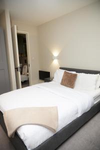 skyline suites