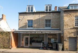 Licatas Apartment Cirencester, Cotswolds, Sleeps 6, 3 Bedrooms