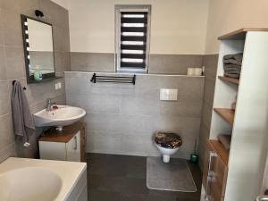 Grosse Möblierte Wohnung Zu Vermieten an der BAB 15