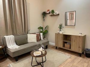 Modern Studio with Self-Entry in Malqa