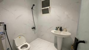 Modern Studio with Self-Entry in Malqa