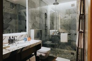 MEDIUM, 2 Single Beds