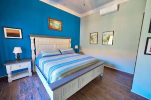 Seaside Hacienda 6 Bedrooms