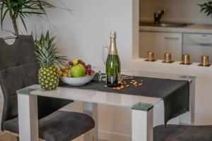 Apartments with WiFi Zagreb - 23676