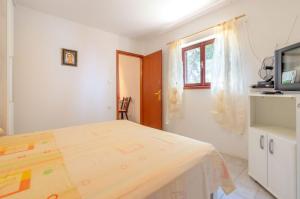 Apartments by the sea Prizba, Korcula - 23708