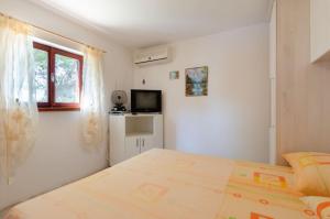 Apartments by the sea Prizba, Korcula - 23708