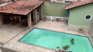 Casa no centro de Araruama com piscina