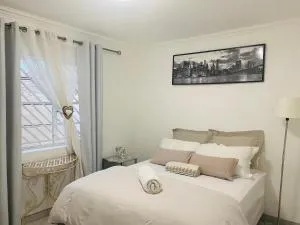 Classy Local Stays - Karanab