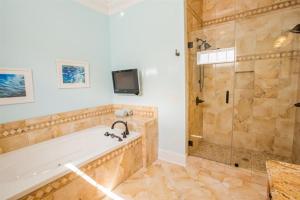 3BR Luxury Vacation Home - Unbeatable Location and View