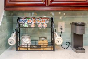 Chic 3BR & 2BA Quincy House w Balcony, Garden, Laundry & Pet Friendly 383
