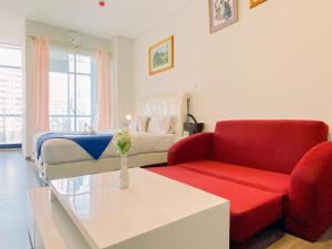 Good and Simply 1BR at Sudirman Suites Apartment By Travelio