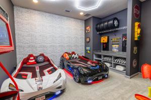 Disney Dream House com 12 Themed Bedrooms 5851