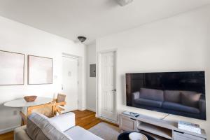 Chic & Trendy 3BD 1Bath Escape in the Lower East Side