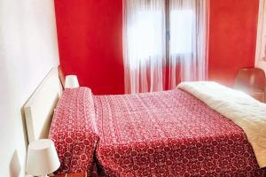 Welcoming House with Sea View in Corme-Porto