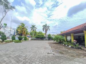 RedDoorz near Stadion Semeru Lumajang Jawa Timur