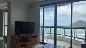 Apto alto padrão na Praia do Tombo