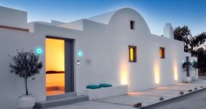 Eolia Kamari Villa Santorini Greece