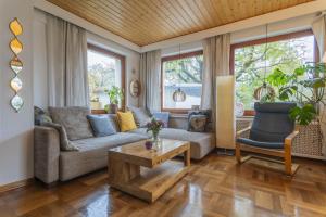 Heimathafen Hannover- Big House with swimmingpool, sauna and garden