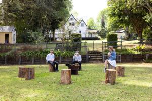 Exclusive Luxury Designer Cottage Estate for 10 - Peaceful Retreat Just 8 Minutes from Maleny