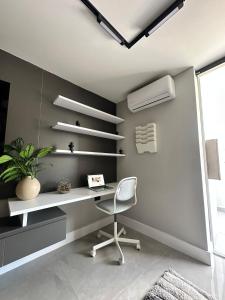 Luxury penthouse with Jacuzzi and AC, North Medellin