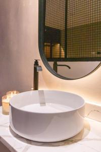 Luxury penthouse with Jacuzzi and AC, North Medellin