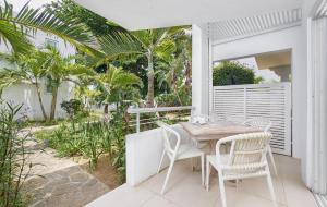 Two-Bedroom Apartment with Partial sea view and Garden view room in Le Beachclub