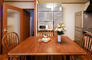 Shalom 鶴橋 市中心地铁口徒步10秒可到民宿 地铁6分钟直达难波 大阪3条地铁交汇处 30分钟直达奈良