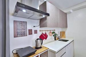 The Cozy Hub Studio with Wifi Near Eastwood City