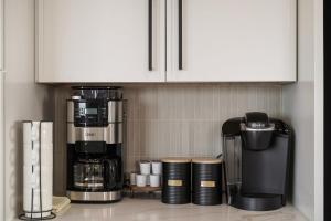 Oceanview Sunset View 3BR Luxe Home Yard