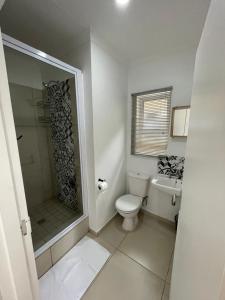 9 Dolphin Bay, Aston Bay