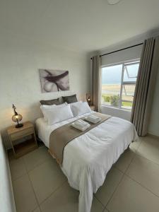 9 Dolphin Bay, Aston Bay