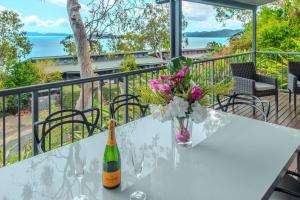 Heliconia 14 - Oceanviews and Buggy