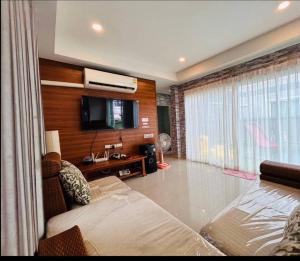 Funny Hua-Hin Pool Villa from beach 4km