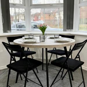 Newly Furnished Modern 2 Bedroom Flat With Free Parking in Humberstone Leicester