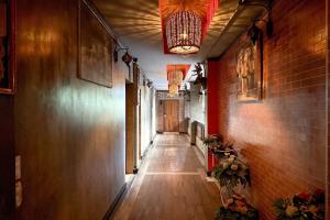 Chiangmai Lanna & Modern Loft Hotel