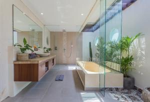 Luxury 4 Bedroom Villa Seminiak