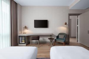 Deluxe Twin Room room in Delta Hotels By Marriott Istanbul Halic