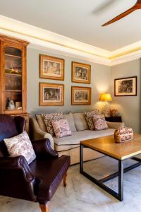 SF Apartamento con balcones con vistas al Hotel Alfonso XIII y a la Universidad