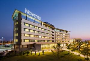 Novotel Airport hotel, 
Brisbane, Australia.
The photo picture quality can be
variable. We apologize if the
quality is of an unacceptable
level.