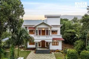 StayVista at Misty Village - BBQ, Bonfire & Meals - Pooppara