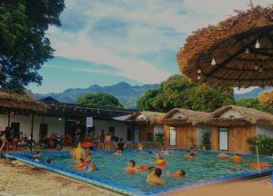 Lực Vĩ Homestay & Hot Spring Yên Bái