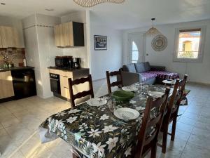 Villas Maison 3 pieces avec jardin et terrasse - Jusqu-a 4 personnes - ARGELES SUR MER AR000-014 : photos des chambres