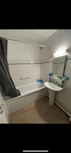 Room in Apartment - Room in Paris Gare de Lyon