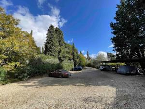 Apartment with pool and park near Florence