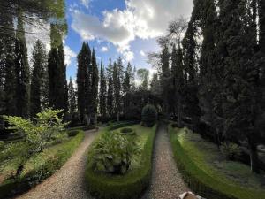 Apartment with pool and park near Florence