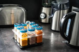 bright modern, near center and 10 min from beaches